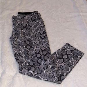 Victoria’s Secret sport leggings